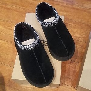 NIB Ugg Womens Tasman slipper size 9